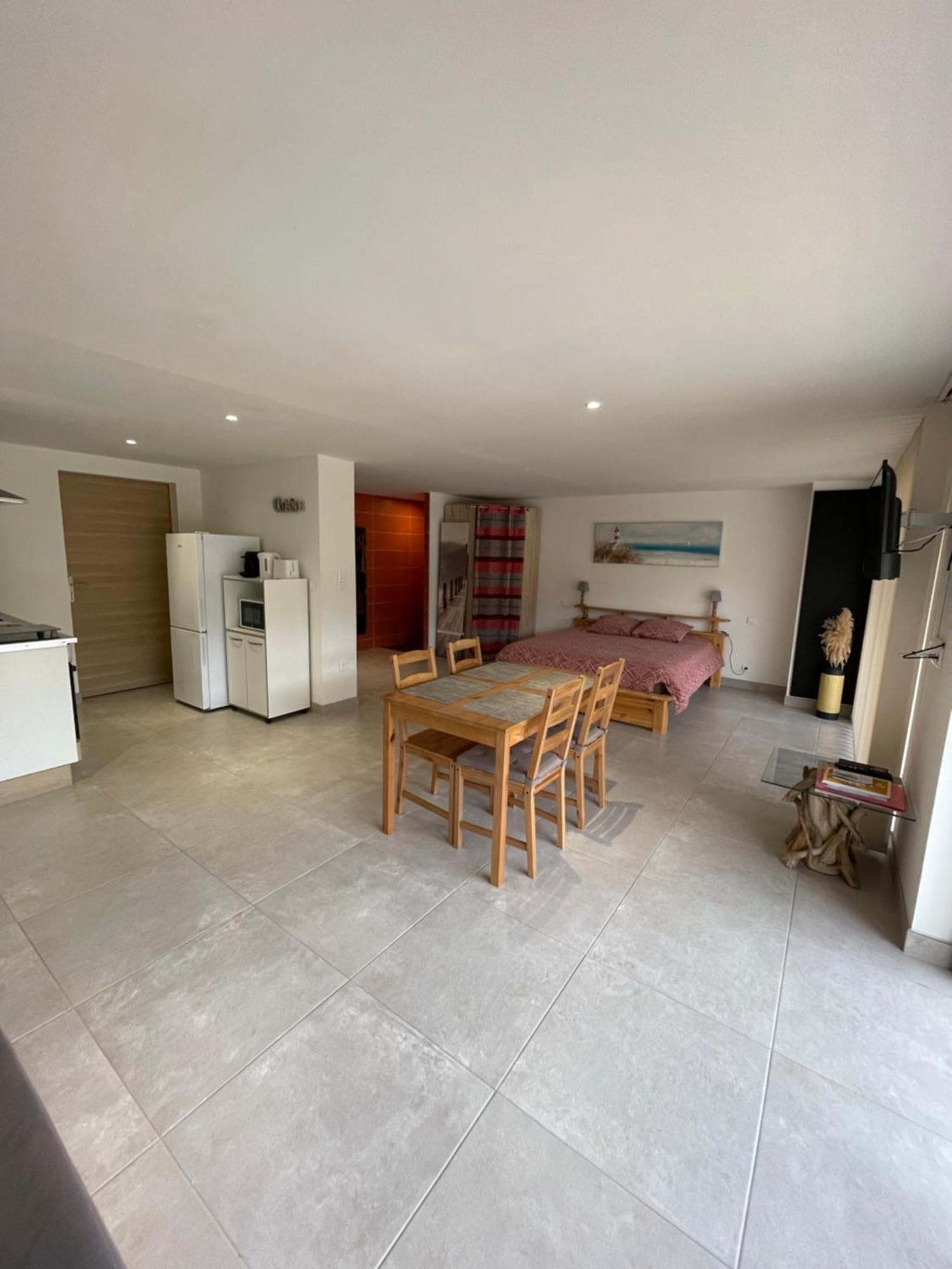 Studio 40M2 Avec Terrasse Le Mas De Lauriane Saintes-Maries-de-la-Mer Exteriér fotografie